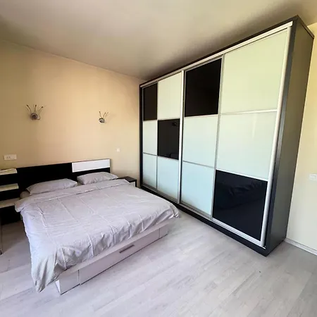 2 Heart Unirii Near Center בוקרשט