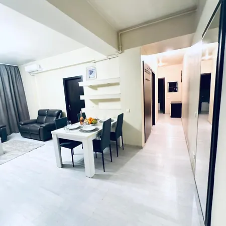 2 Heart Unirii Near Center * בוקרשט